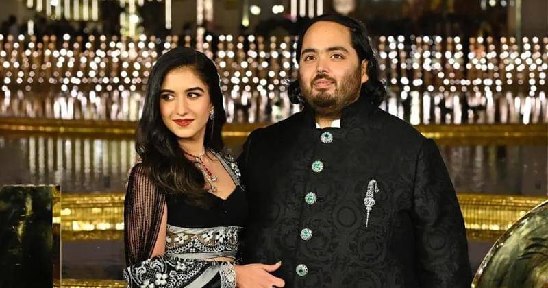 Instagram.com/radhikamerchant.real